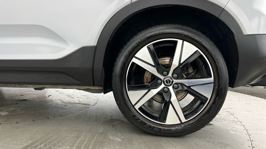 Volvo XC40 Xc40 1.5 T4 Recharge Phev R Design Silver #4