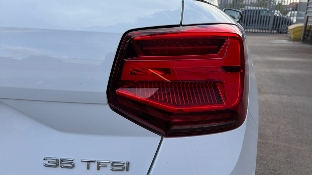 Audi Q2 Sport 30 Tfsi 116 Ps 6-Speed Black #33