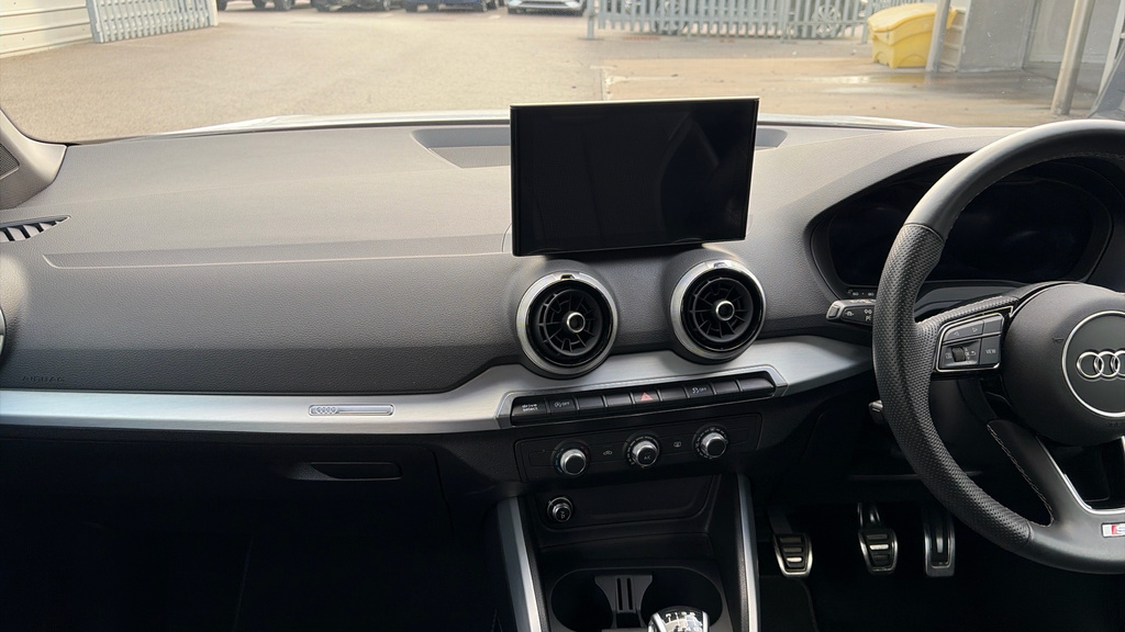 Audi Q2 Sport 30 Tfsi 116 Ps 6-Speed Black #13