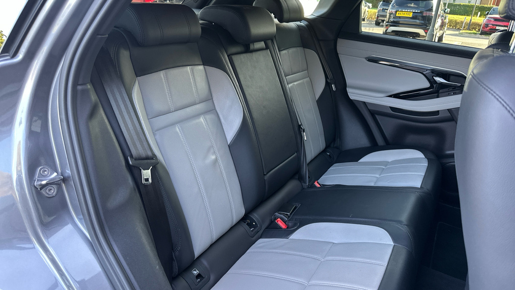 Land Rover Range Rover Evoque D165 R-dynamic Fwd Black #44