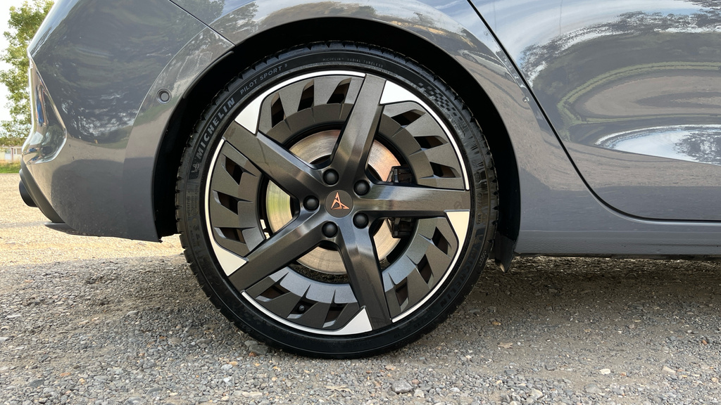 Cupra Leon Leon 2.0 Tsi 300 Vz3 Dsg Grey #5