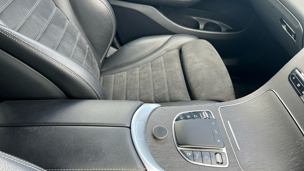 Mercedes-Benz GLC Class 220 D 4Matic Sport Black #28