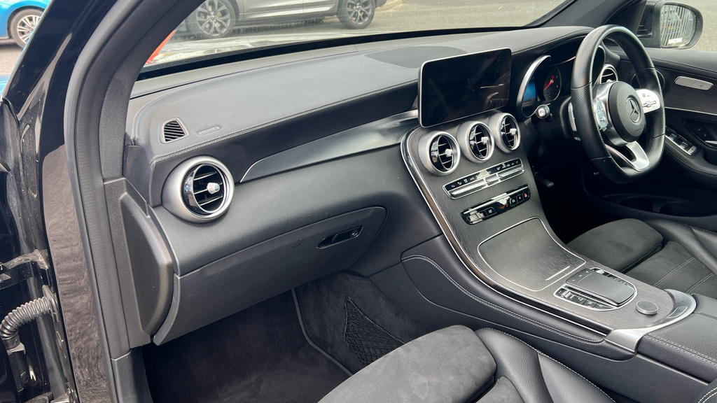 Mercedes-Benz GLC Class 220 D 4Matic Sport Black #10