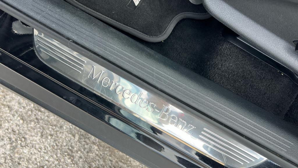Mercedes-Benz GLC Class 220 D 4Matic Sport Black #35