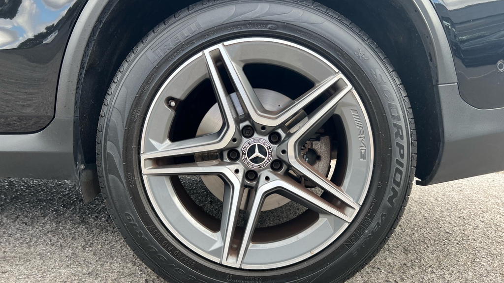 Mercedes-Benz GLC Class 220 D 4Matic Sport Black #18