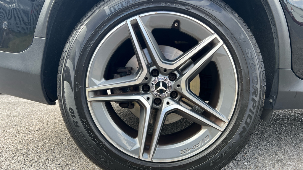 Mercedes-Benz GLC Class 220 D 4Matic Sport Black #19