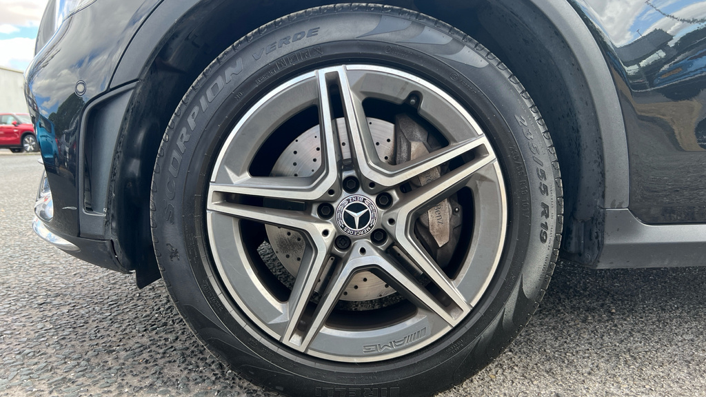 Mercedes-Benz GLC Class 220 D 4Matic Sport Black #17