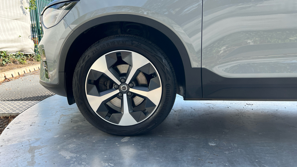 Volvo XC40 2.0 B3p Core Gold #23
