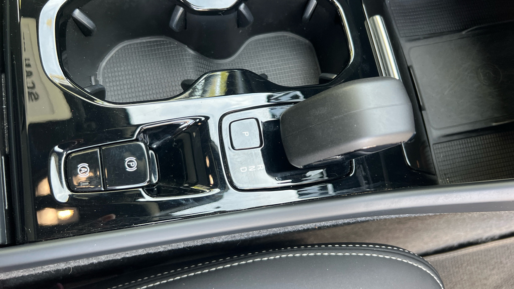 Volvo XC40 2.0 B3p Core Gold #27