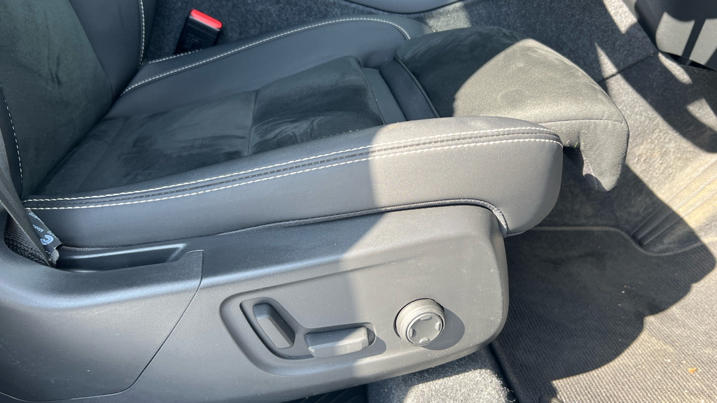 Volvo XC40 2.0 B3p Core Gold #29