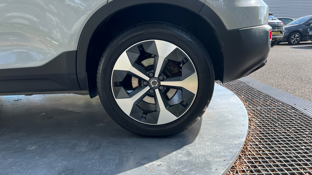 Volvo XC40 2.0 B3p Core Gold #22