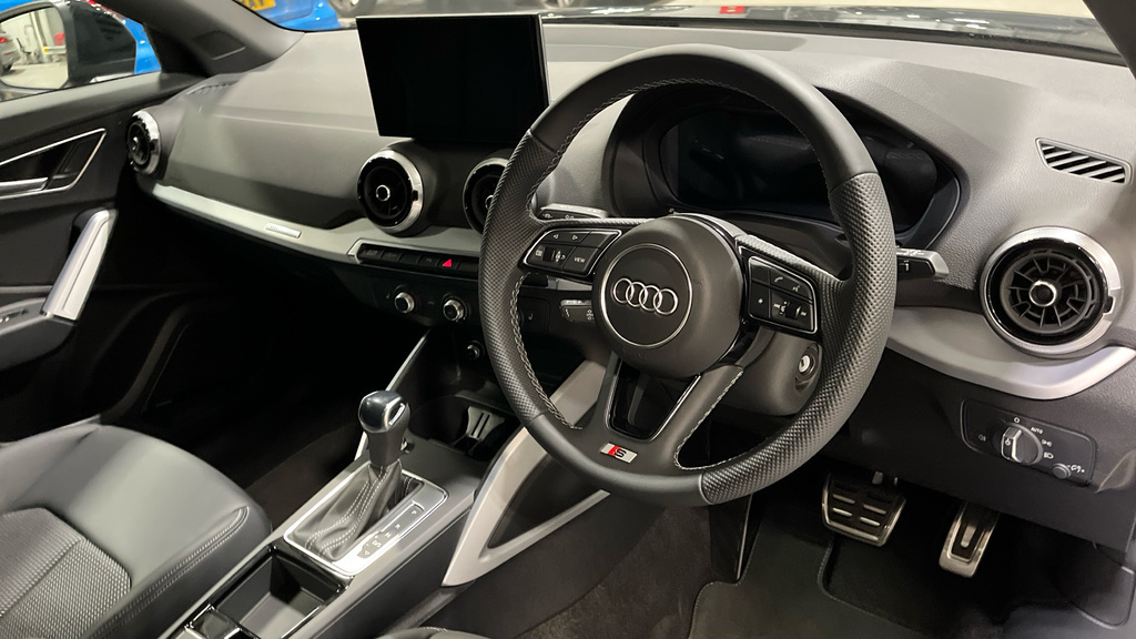 Audi Q2 Q2 35 Tfsi S Line S Tronic Black #6