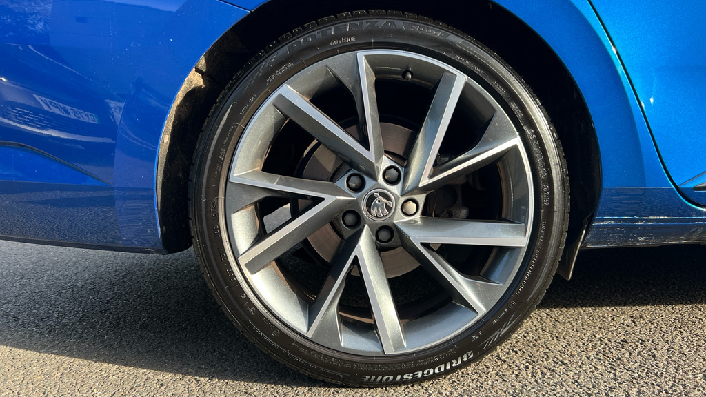 Skoda Superb Superb 1.5 Tsi Sport Line Plus Dsg Blue #5