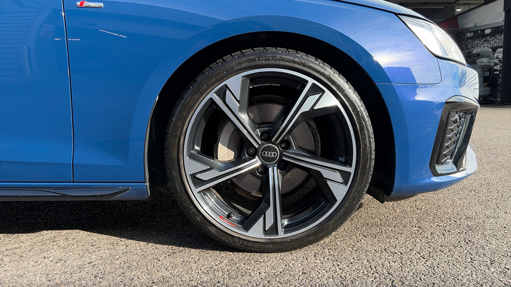 Audi A4 Avant A4 40 Tfsi 204 Black Edition S Tronic Blue #5