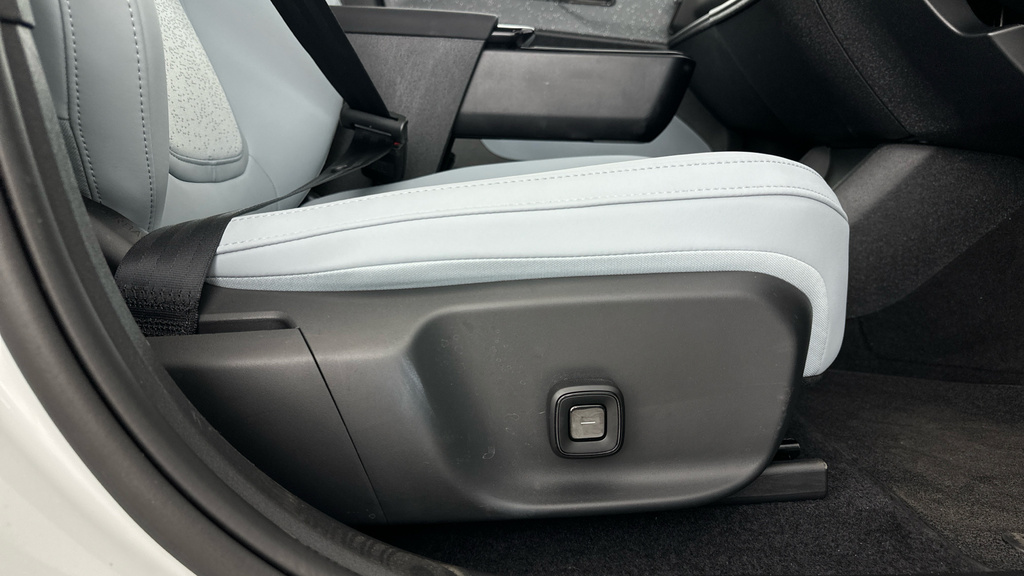 Volvo EX30 Ultra, Twin Motor Performance, White #18