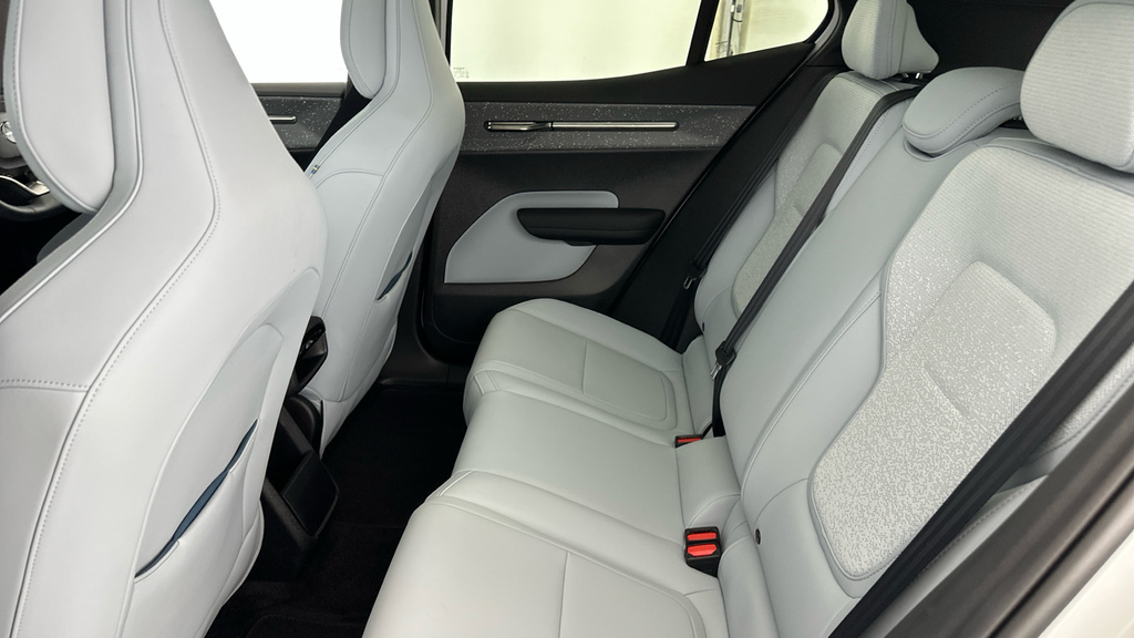 Volvo EX30 Ultra, Twin Motor Performance, White #13