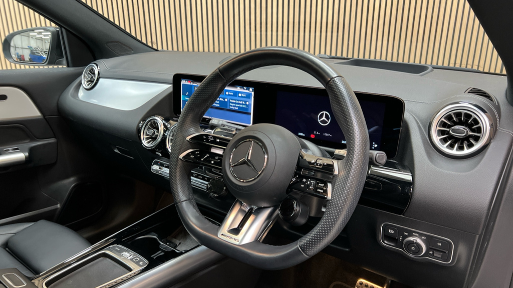 Mercedes-Benz GLA Class Gla 35 4Matic Premium Plus Black #3