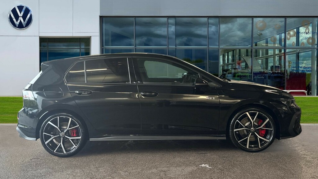 Volkswagen Golf 1.5 Tsi 150 Match Black #4
