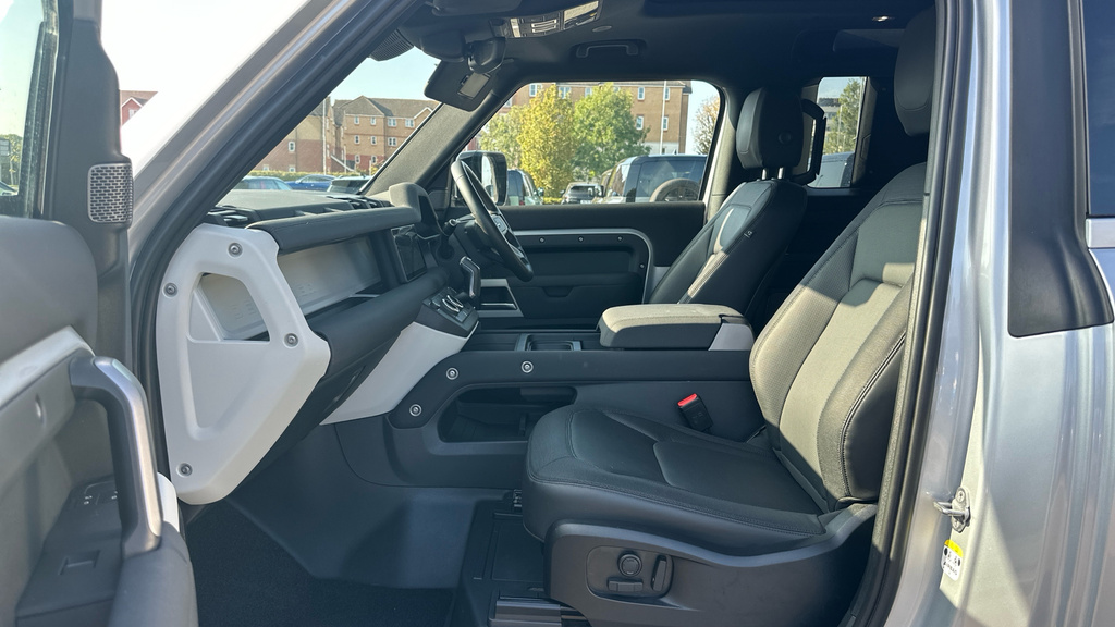 Land Rover Defender 90 Defender 3.0 D250 X-dynamic Se 90 Silver #3