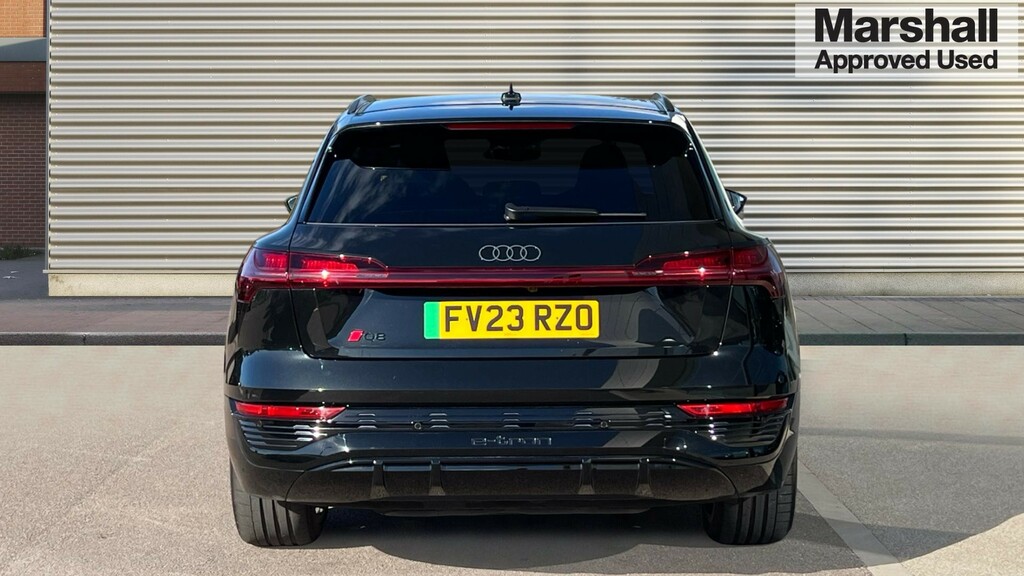 Audi Q8 e tron 250Kw 50 Quattro 95Kwh Black Edition Grey #4