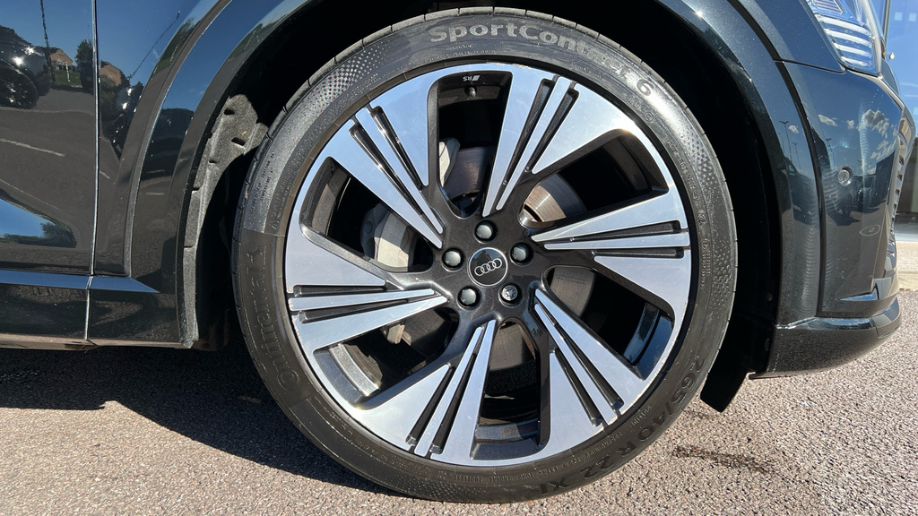 Audi Q8 e tron 250Kw 50 Quattro 95Kwh Black Edition Grey #20