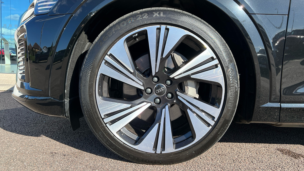 Audi Q8 e tron 250Kw 50 Quattro 95Kwh Black Edition Grey #17