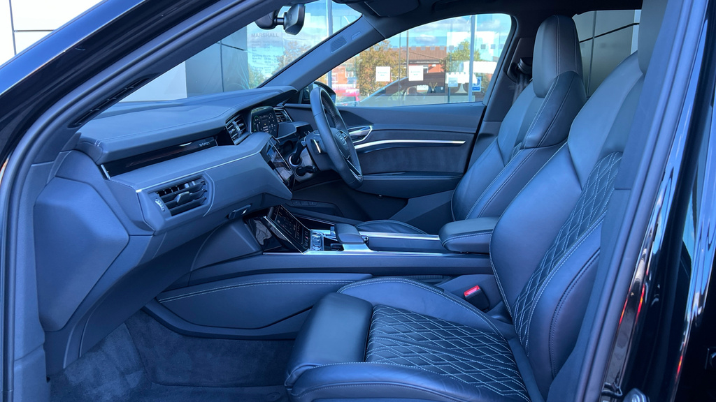 Audi Q8 e tron 250Kw 50 Quattro 95Kwh Black Edition Grey #21