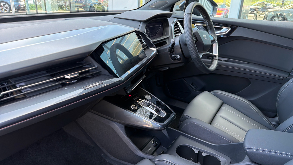 Audi Q4 E Tron Audi Q4 S Line 45 E-tron Quattro 210,00 Kw Black #2
