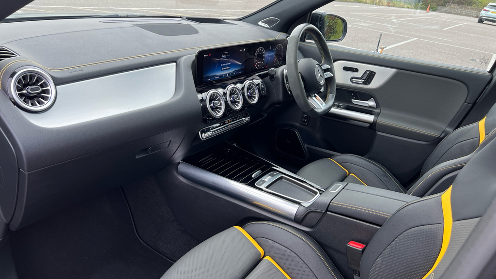 Mercedes-Benz GLA Class Gla 200 Amg Line Premium Black #10