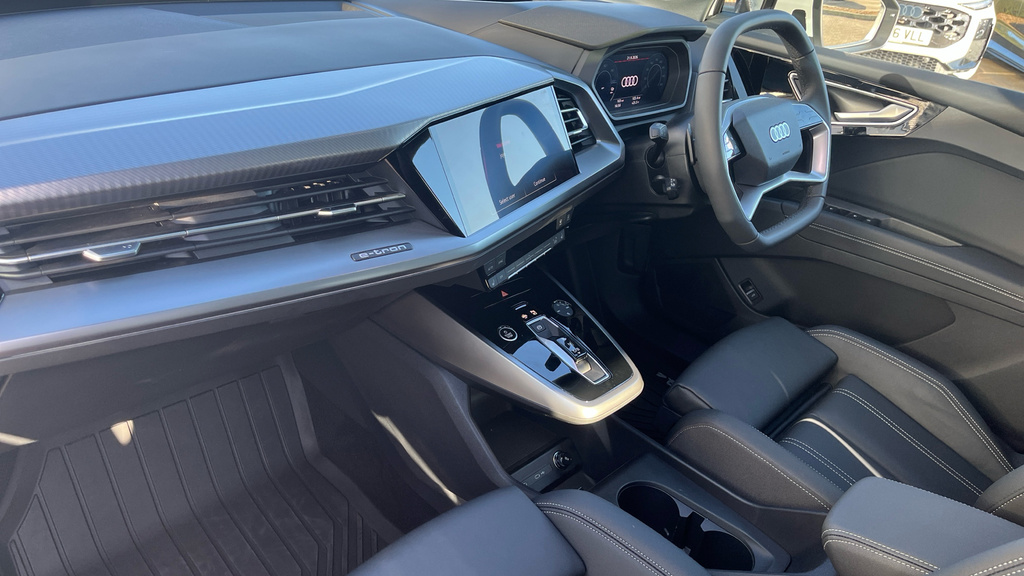 Audi Q4 E Tron Q4 150Kw 40 63Kwh Sport Leather White #2