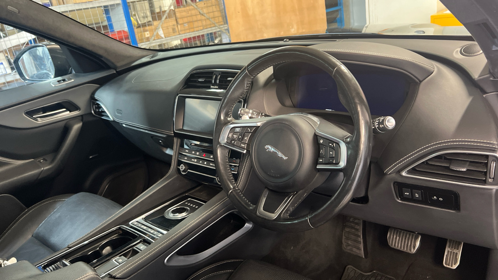 Jaguar F-Pace 2019 3.0 D300 V6 S Suv Awd Euro 6 Black #9