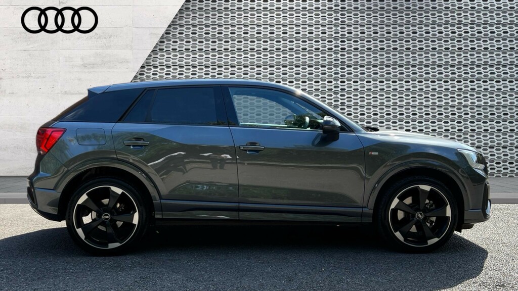 Audi Q2 Q2 35 Tfsi S Line S Tronic Black #4