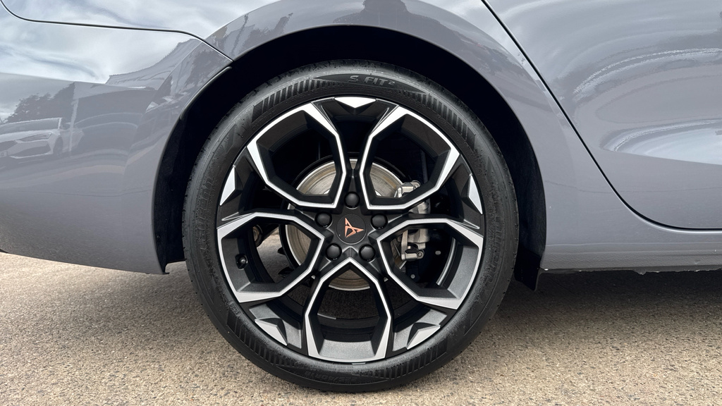 Cupra Leon Leon 1.5 Etsi 150 V2 Dsg Grey #5
