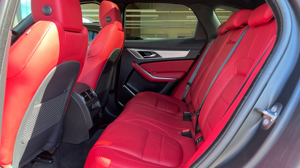 Jaguar F-Pace F-pace 2.0 P400e R-dynamic Se Black Awd Red #4