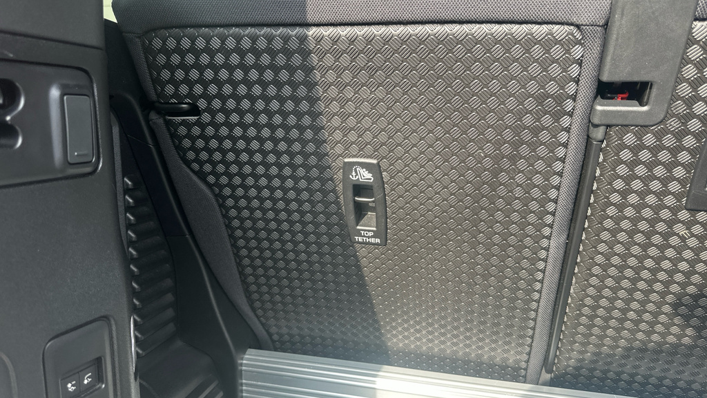 Land Rover Defender 90 3.0 D250 X-dynamic Se 90 Black #35