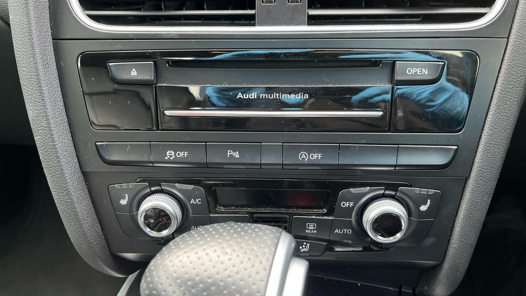 Audi A5 2.0 Tfsi Se Convertible Blue #32