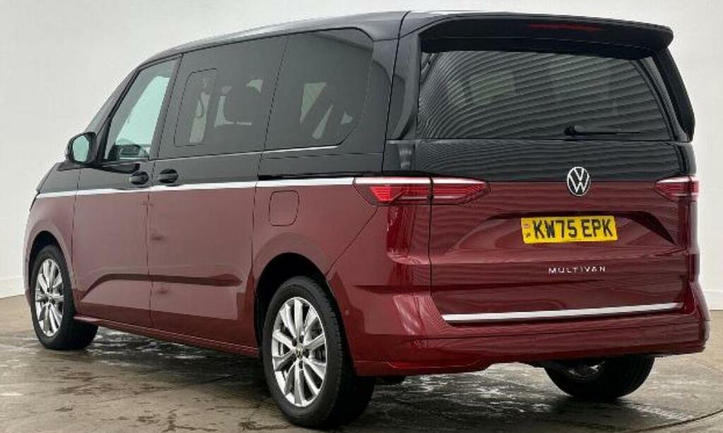 Volkswagen Multivan Life Standard 150 Ps 2.0 Tdi 7-Speed Dsg Red #3