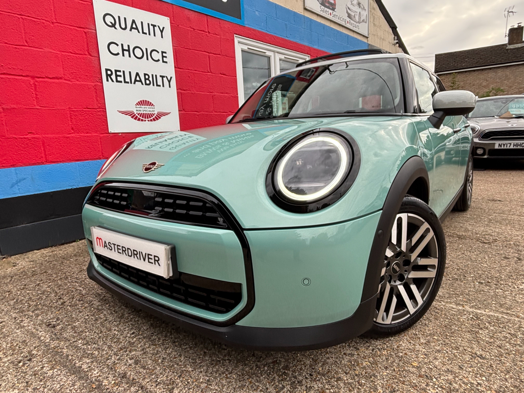 Mini Hatch 1.5C Classic Hatchback Steptronic Euro Green