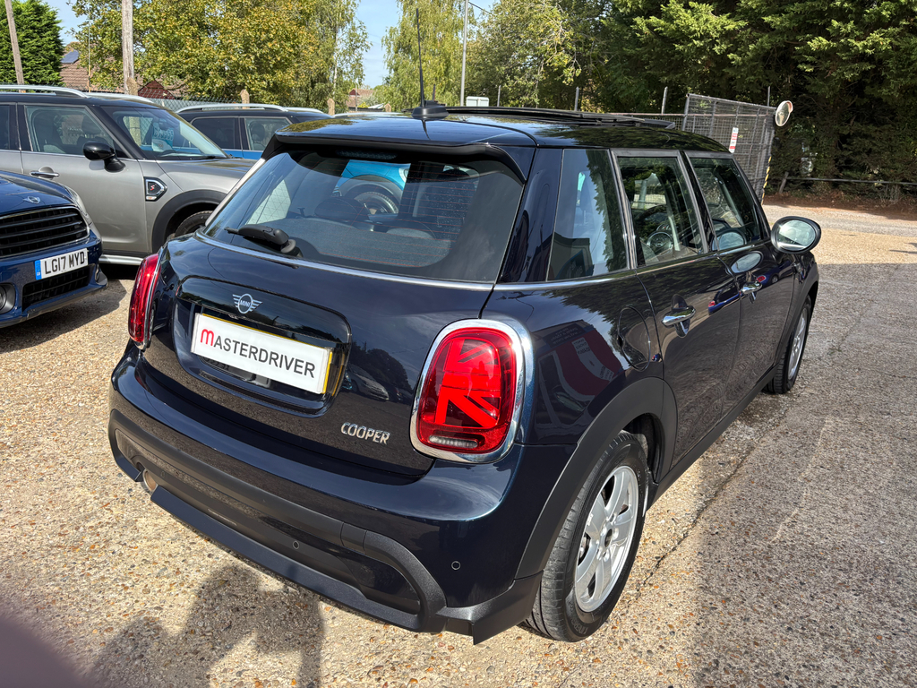 Mini Hatch 1.5 Cooper Classic Hatchback Steptronic Black #5