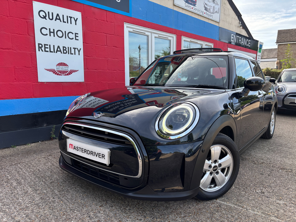 Mini Hatch 1.5 Cooper Classic Hatchback Steptronic Black
