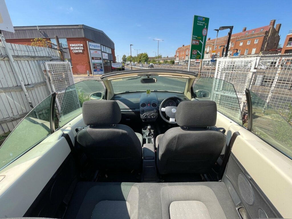 Volkswagen Beetle 2.0 S Cabriolet Euro 4 Beige #26