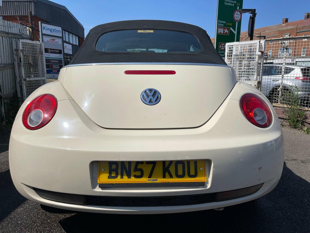 Volkswagen Beetle 2.0 S Cabriolet Euro 4 Beige #10