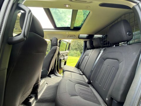 Land Rover Defender Core Black #5