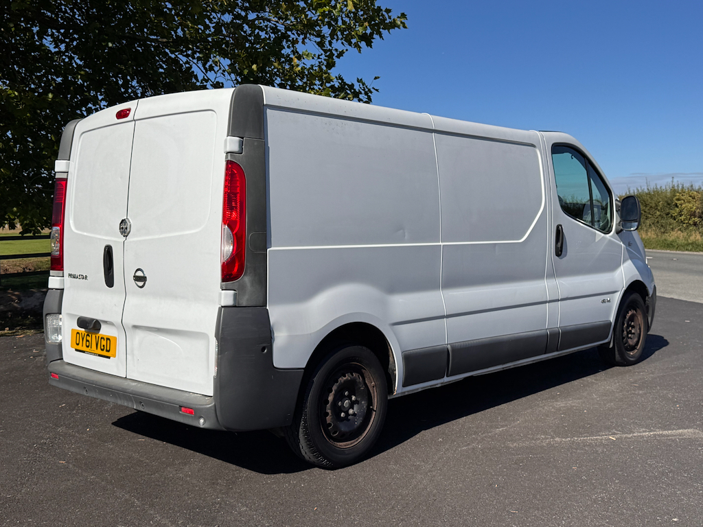 Nissan Primastar 2.0L Dci Se Plus Shr Pv White #4