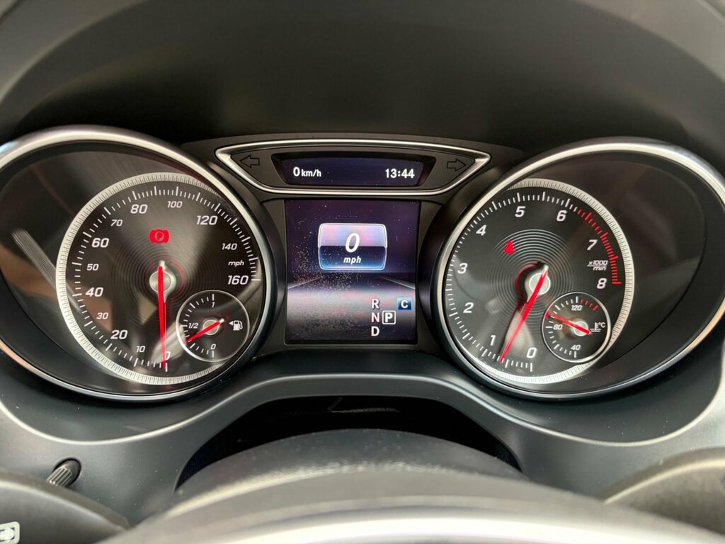 Mercedes-Benz GLA Class Gla180 Amg Line Edition White #20