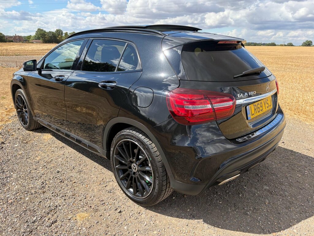 Mercedes-Benz GLA Class Gla180 Amg Line Edition White #31