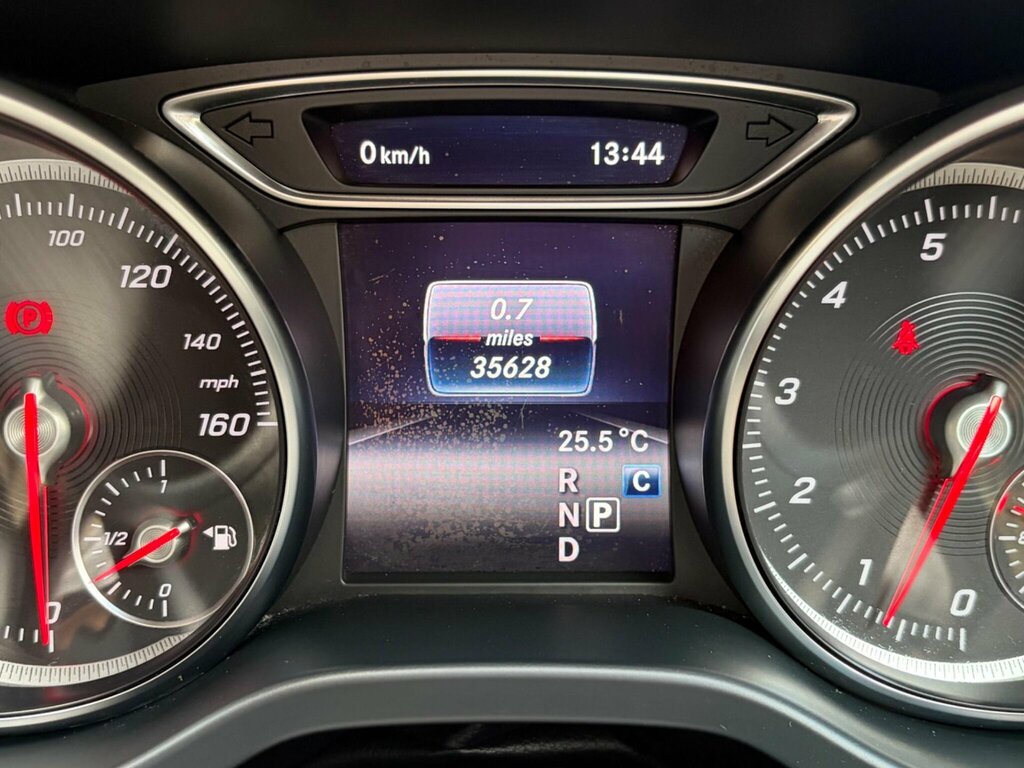 Mercedes-Benz GLA Class Gla180 Amg Line Edition White #19