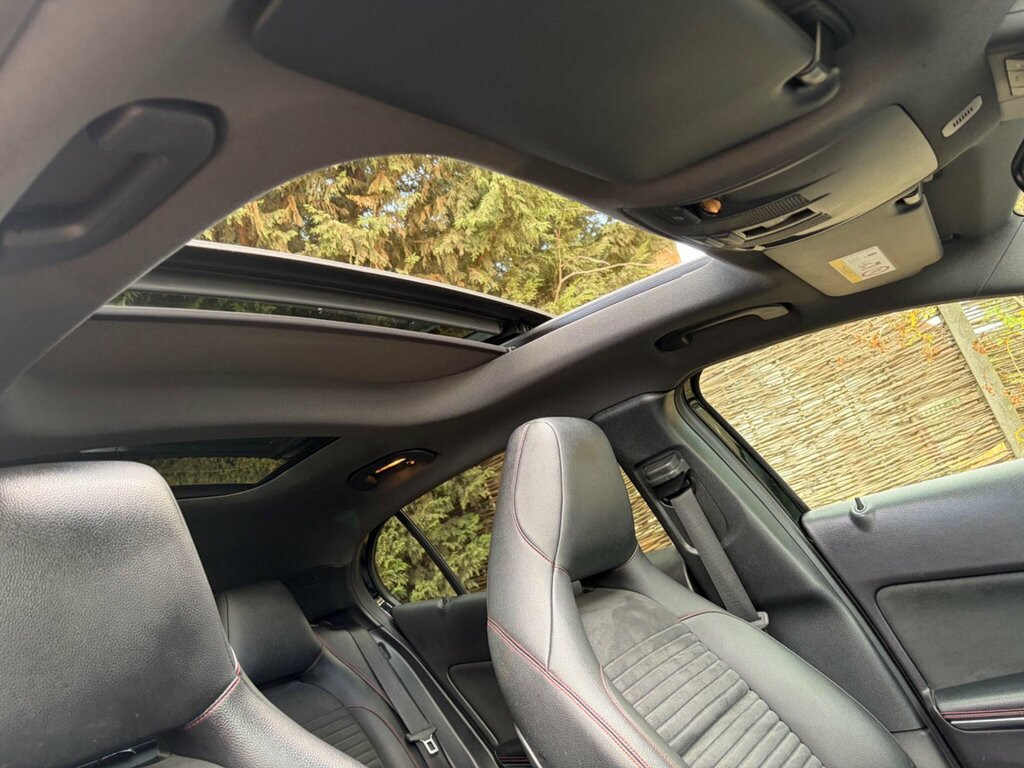 Mercedes-Benz GLA Class Gla180 Amg Line Edition White #17