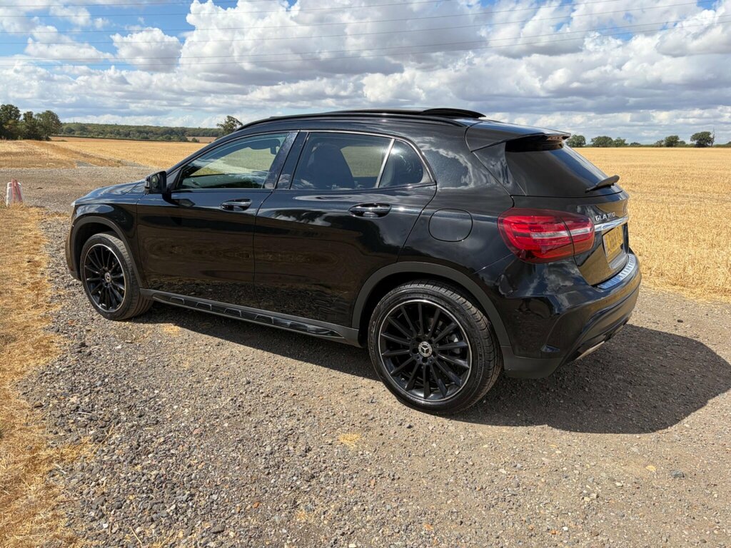 Mercedes-Benz GLA Class Gla180 Amg Line Edition White #11