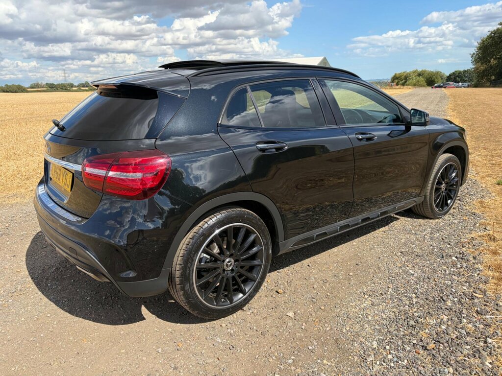 Mercedes-Benz GLA Class Gla180 Amg Line Edition White #16